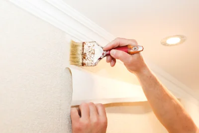 Pose de papier peint à Follainville-Dennemont — revêtements muraux et toiles de verre